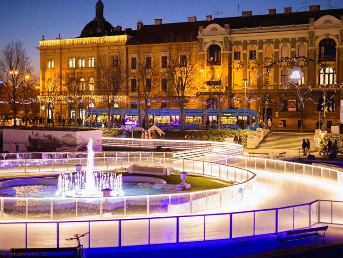 🇭🇷 Ice skating in front of the Art Pavilion in Zagreb